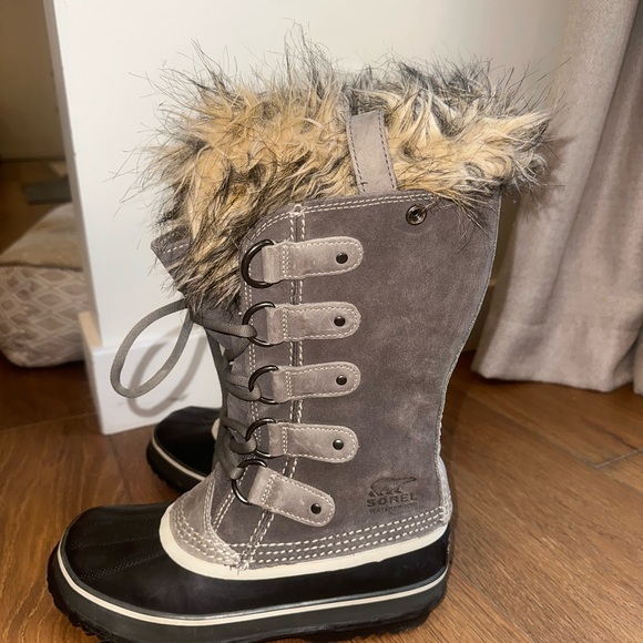Sorel Snow Boots - Picture 5 of 8